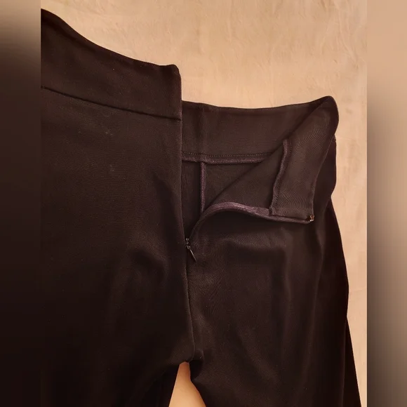 EUC Black BCBG MAXAZRIA Ankle Length Mid-Rise Leggings Ponte Pants S Back Zip - Picture 10 of 15
